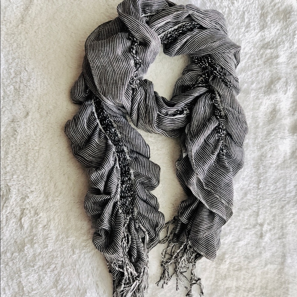 Black and White Ruffle Scarf